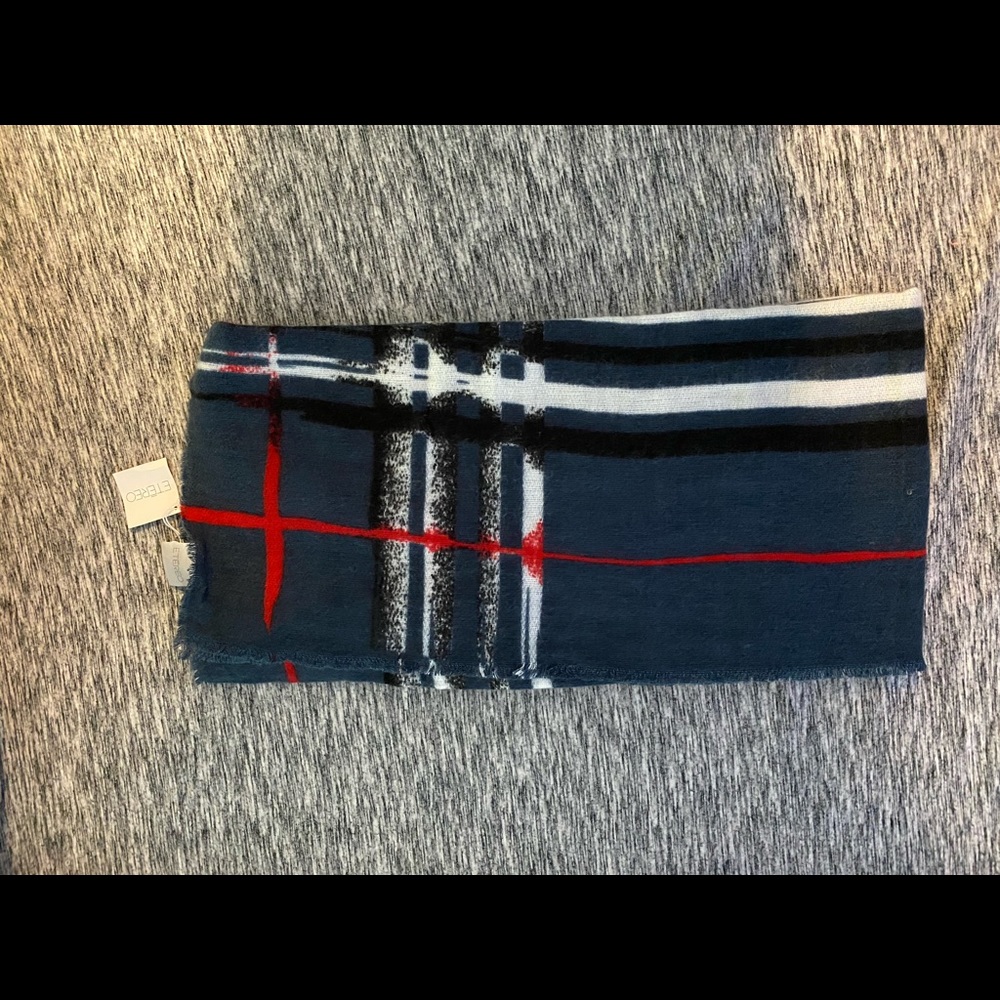 Scarf - Picture 2 of 4